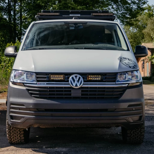 VW T6.1 LED Žibintų Grotelių Integracijos Rinkinys | Standartinis | ECE Sertifikuotas